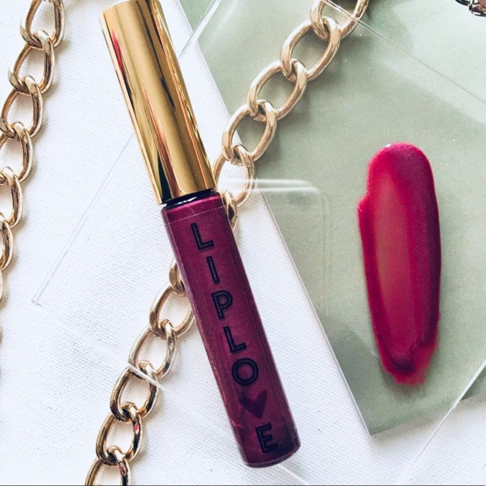 NWT LipLove Lipgloss - Show Stopper